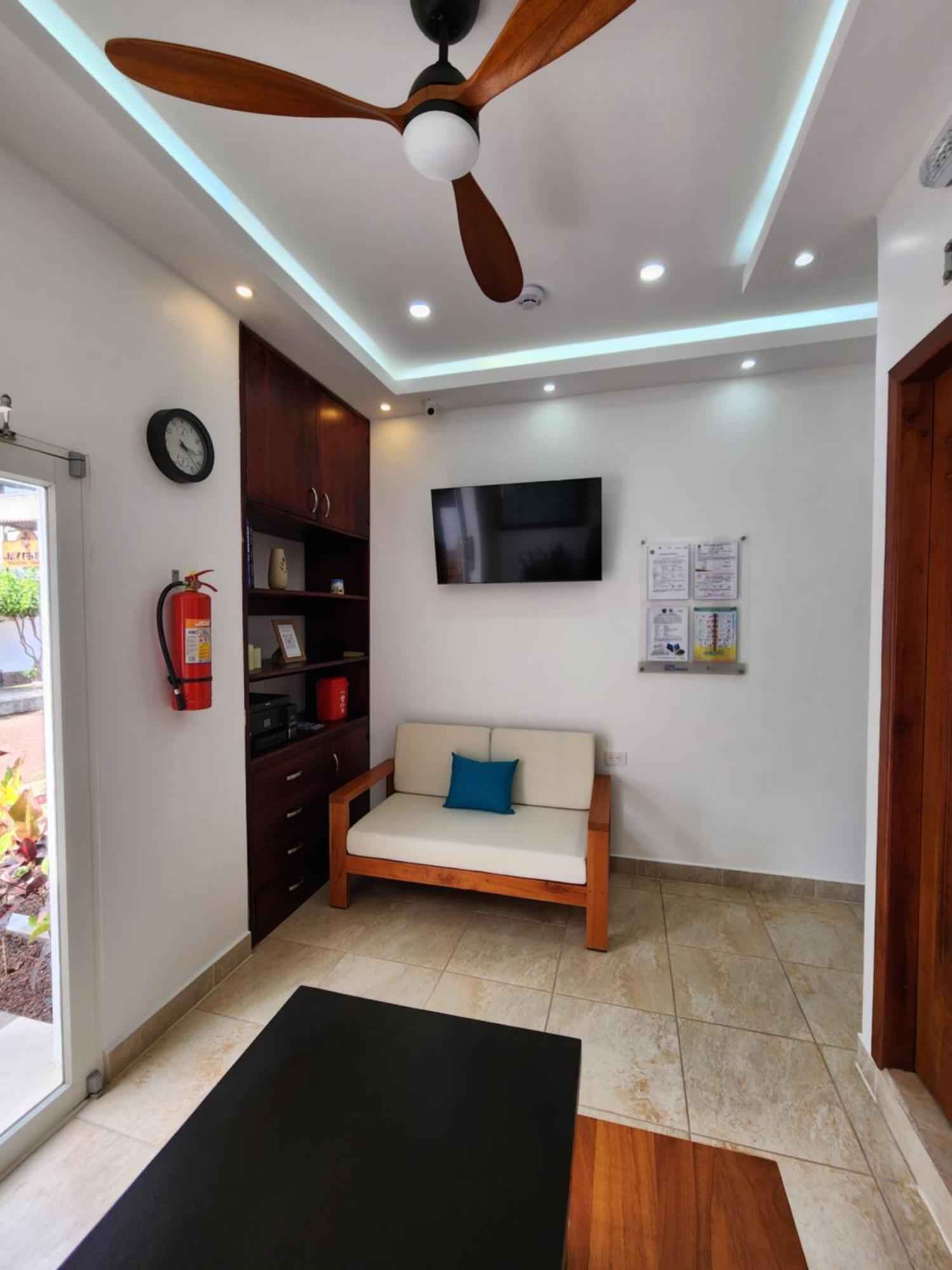 Casa Galapagos By Hostal Fragata بويرتو أيورا المظهر الخارجي الصورة