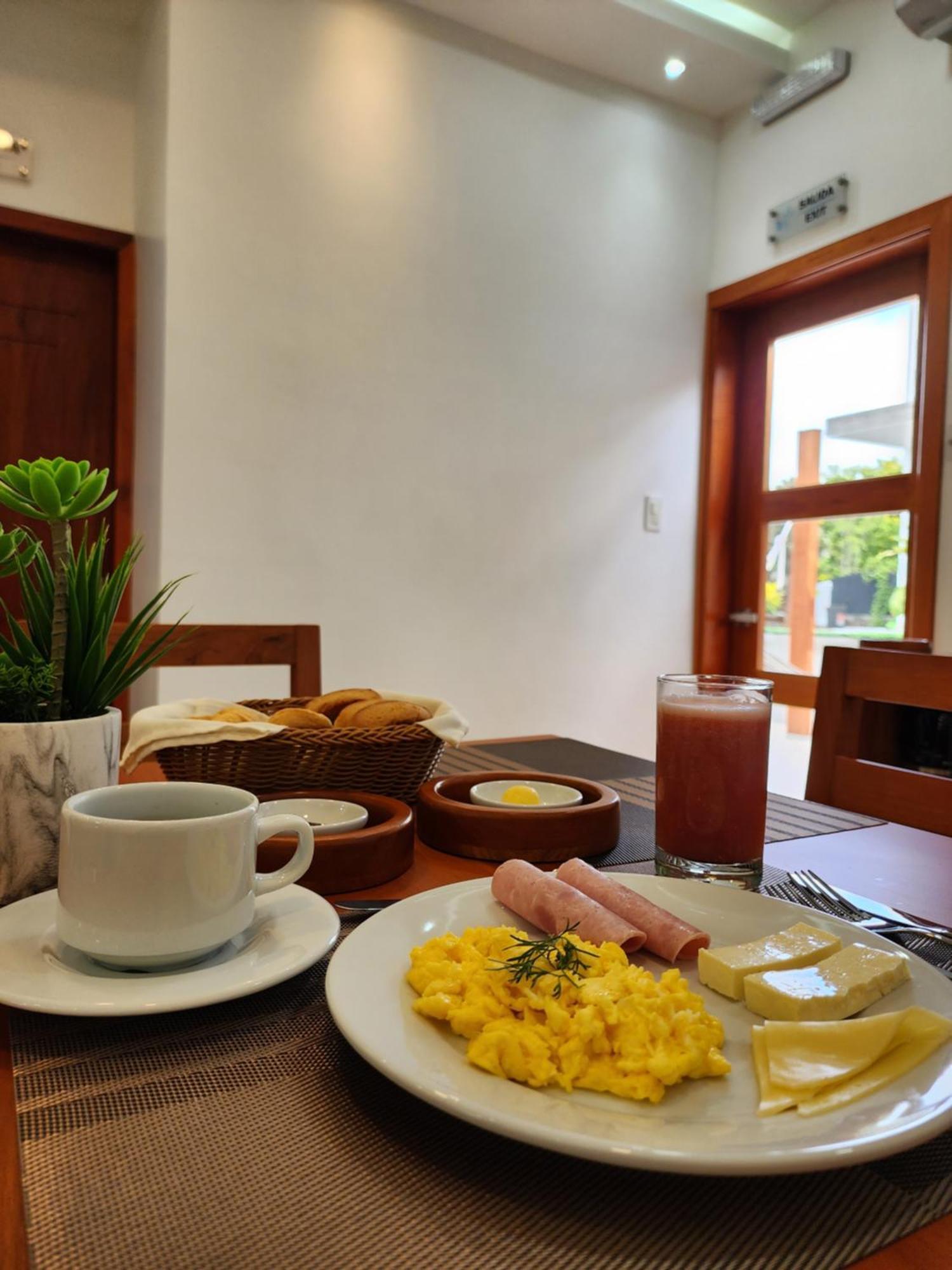 Casa Galapagos By Hostal Fragata بويرتو أيورا المظهر الخارجي الصورة
