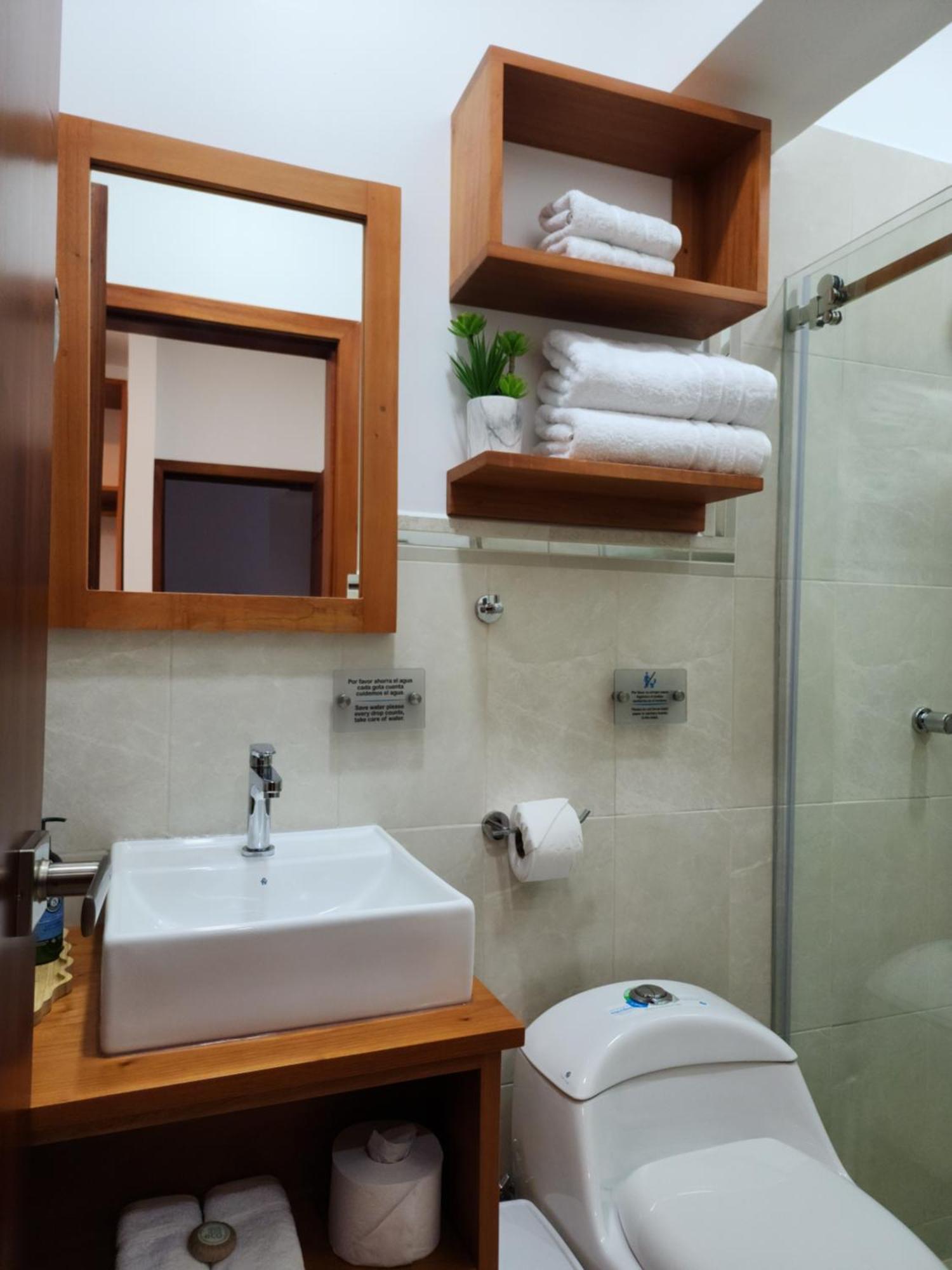 Casa Galapagos By Hostal Fragata بويرتو أيورا المظهر الخارجي الصورة