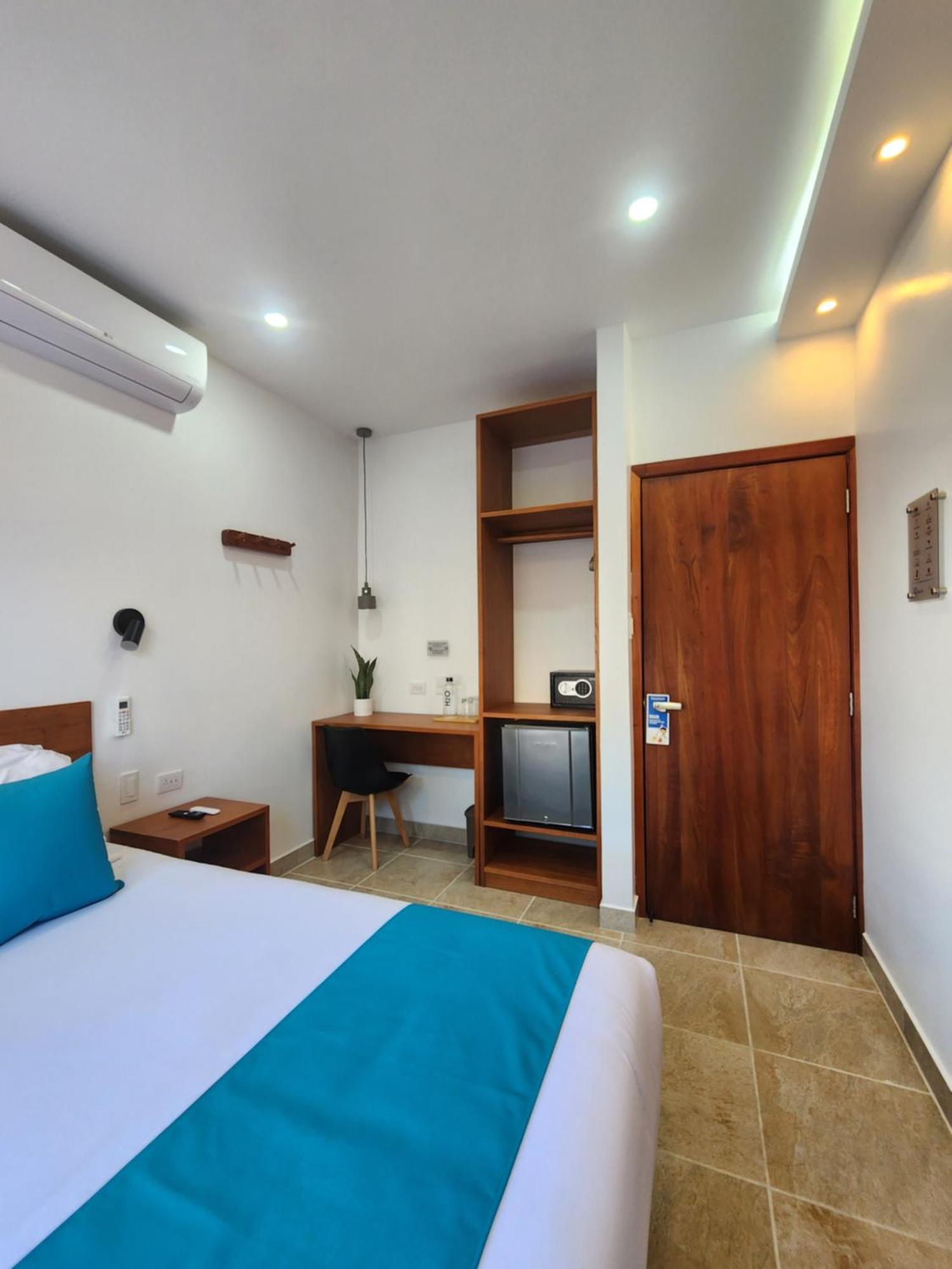 Casa Galapagos By Hostal Fragata بويرتو أيورا المظهر الخارجي الصورة