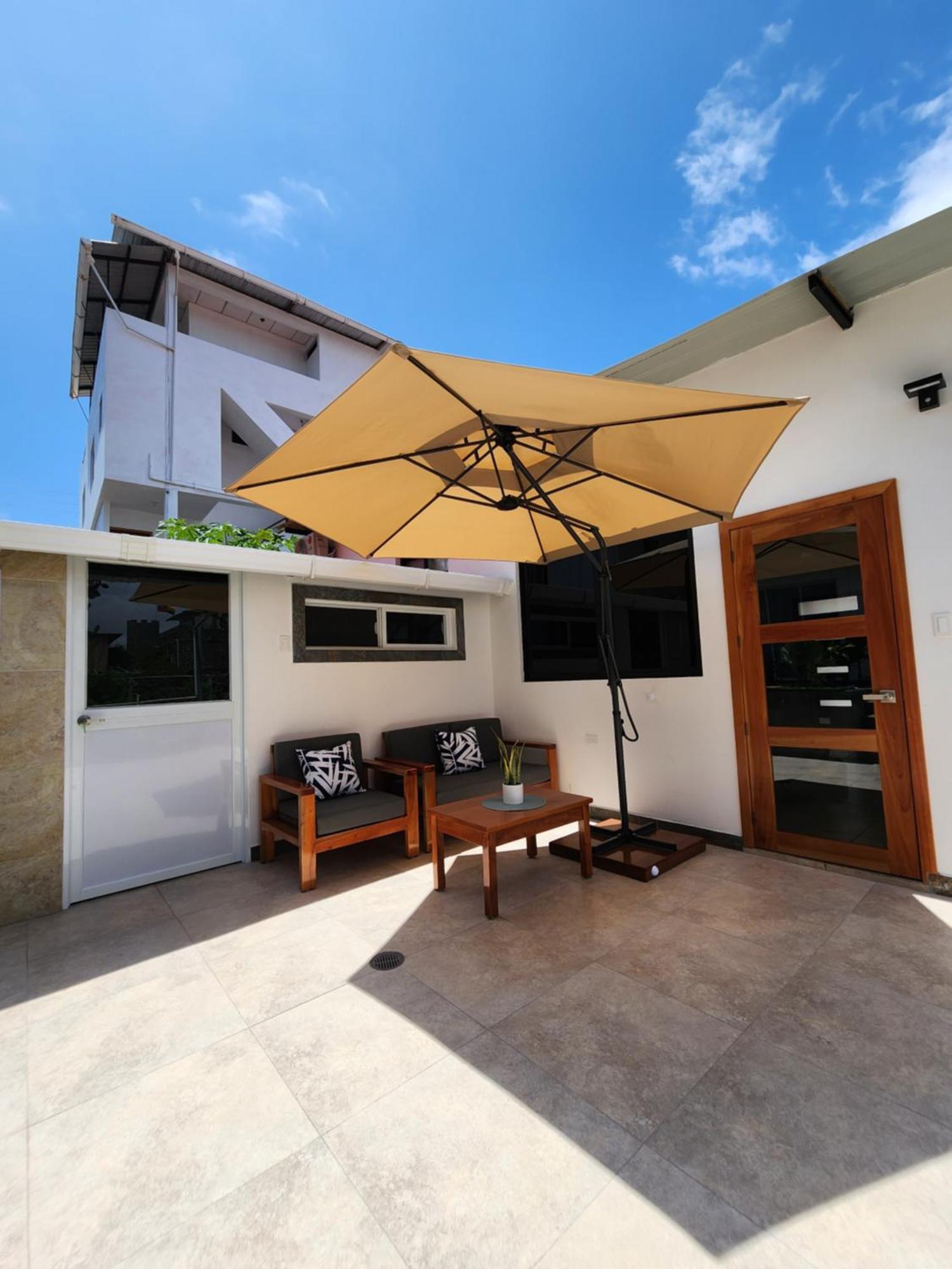 Casa Galapagos By Hostal Fragata بويرتو أيورا المظهر الخارجي الصورة